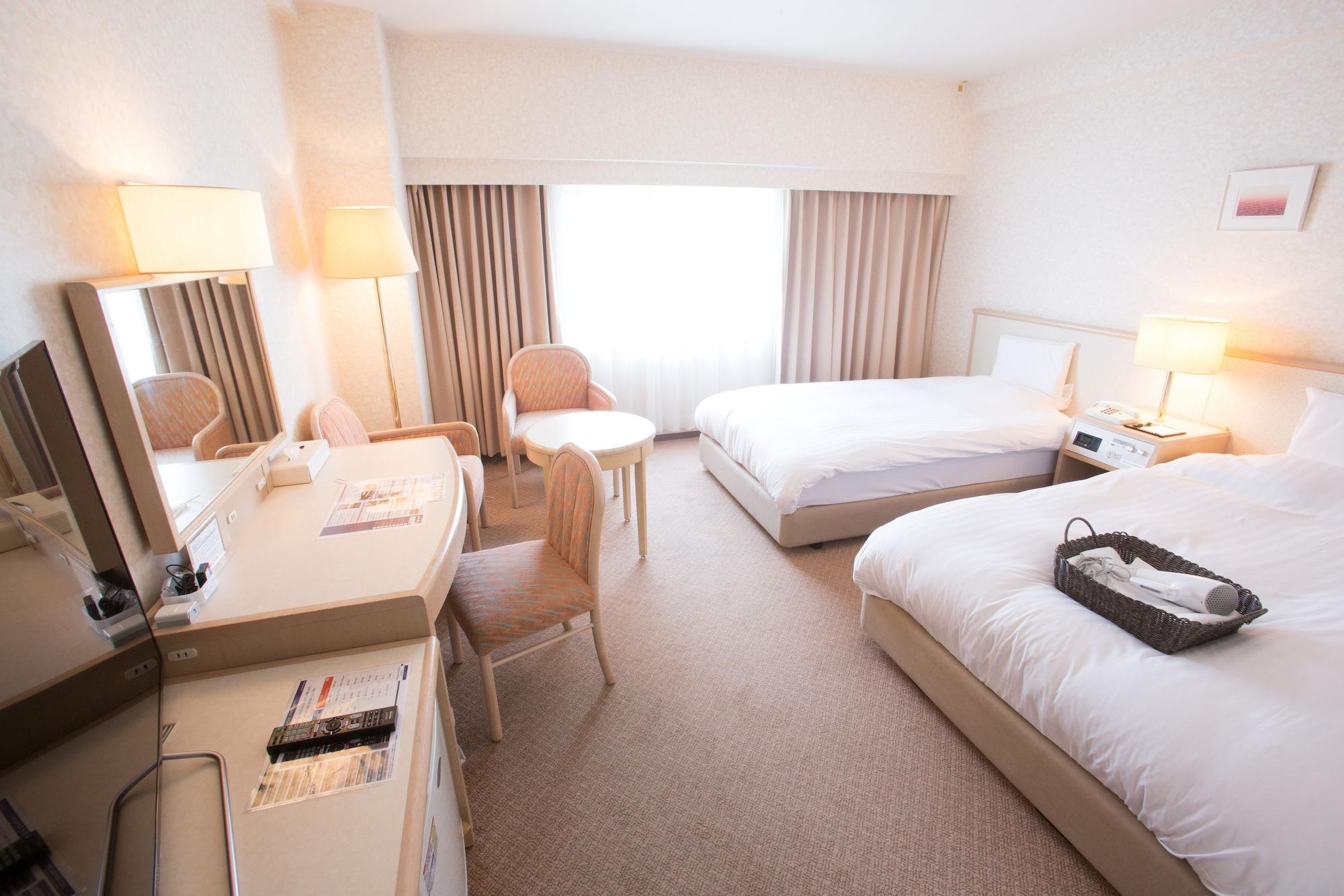 Toyama Chitetsu Hotel Экстерьер фото