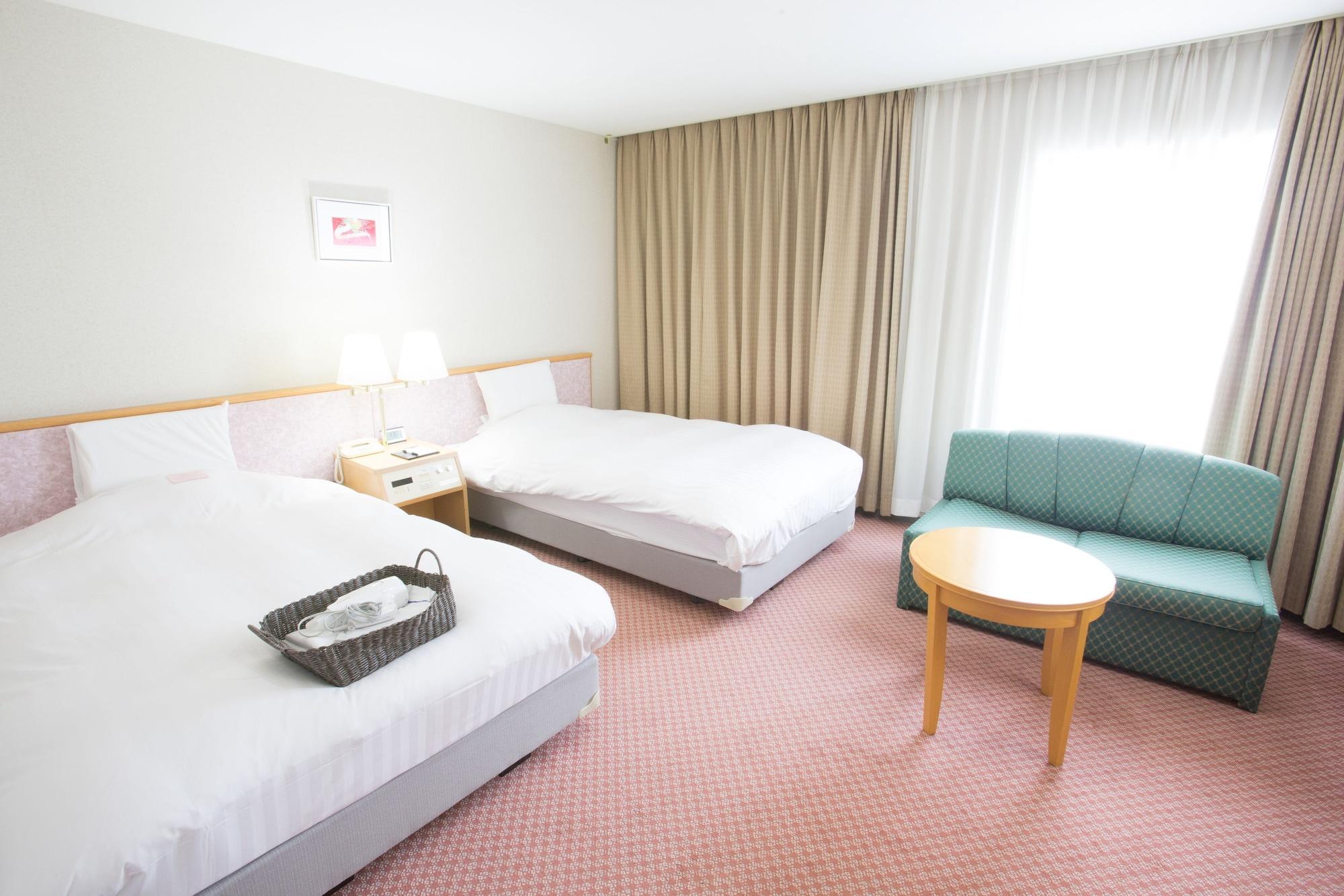 Toyama Chitetsu Hotel Экстерьер фото