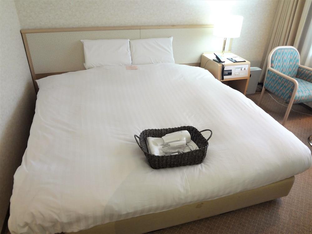 Toyama Chitetsu Hotel Экстерьер фото